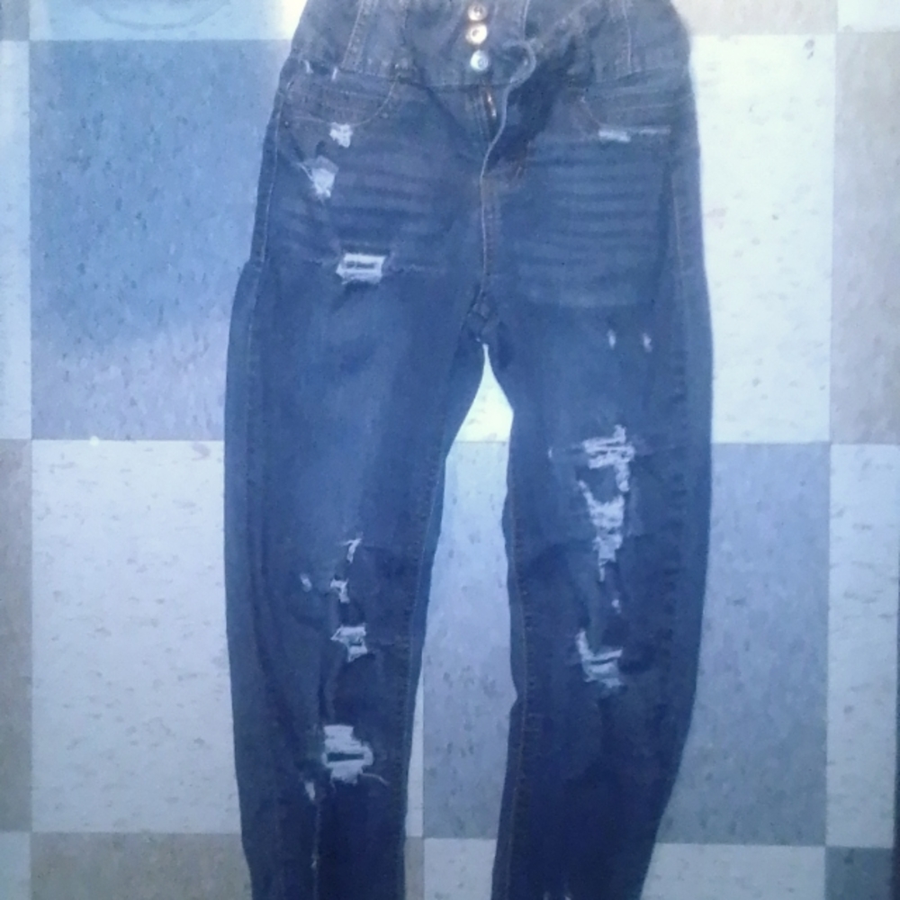 Size 3 stretch jeans. Worn several times but super comfortable!